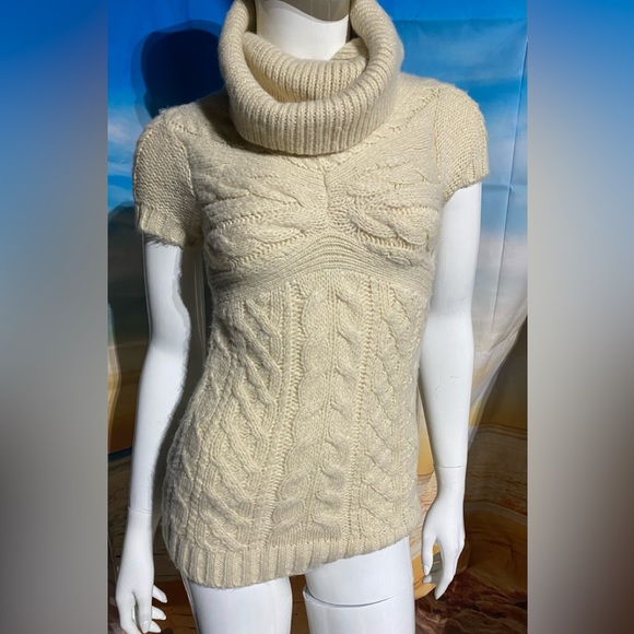 BCBGMAXAZRIA cable knit wool blend sweater - Picture 2 of 6